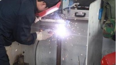 焊接煙氣凈化設(shè)備,焊接煙塵凈化,執(zhí)信環(huán)保實力生產(chǎn)廠家。